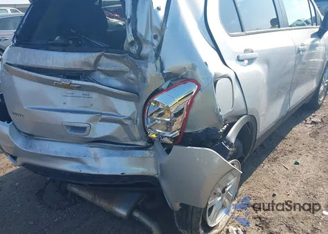 2021 Chevrolet Trax Fwd Ls z USA, uszkodzony, nr VIN KL7CJKSB0MB309981